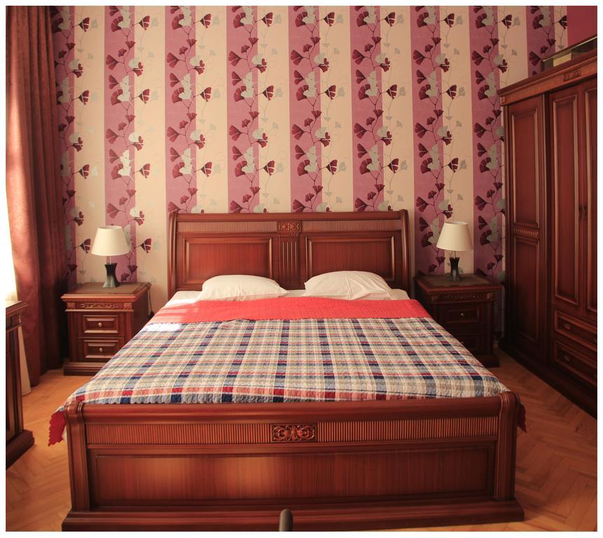 Tinikos Guest House Telavi Exteriör bild