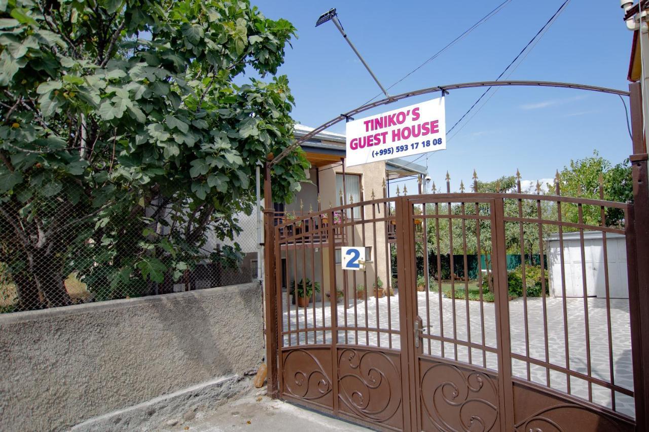 Tinikos Guest House Telavi Exteriör bild